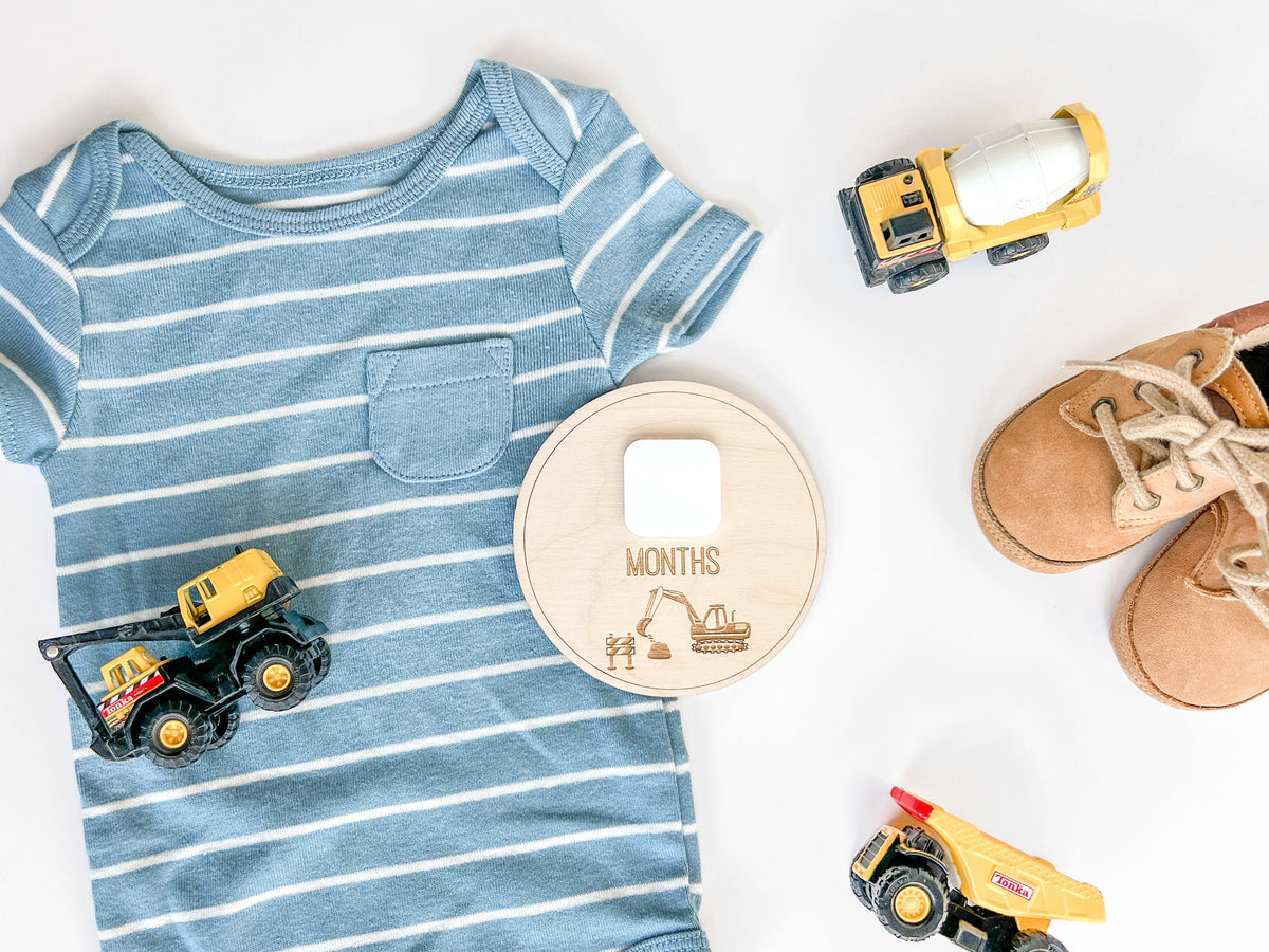 Construction Trucks Baby Boys Monthly Milestone Marker – Dry Erase Marker – photo 3